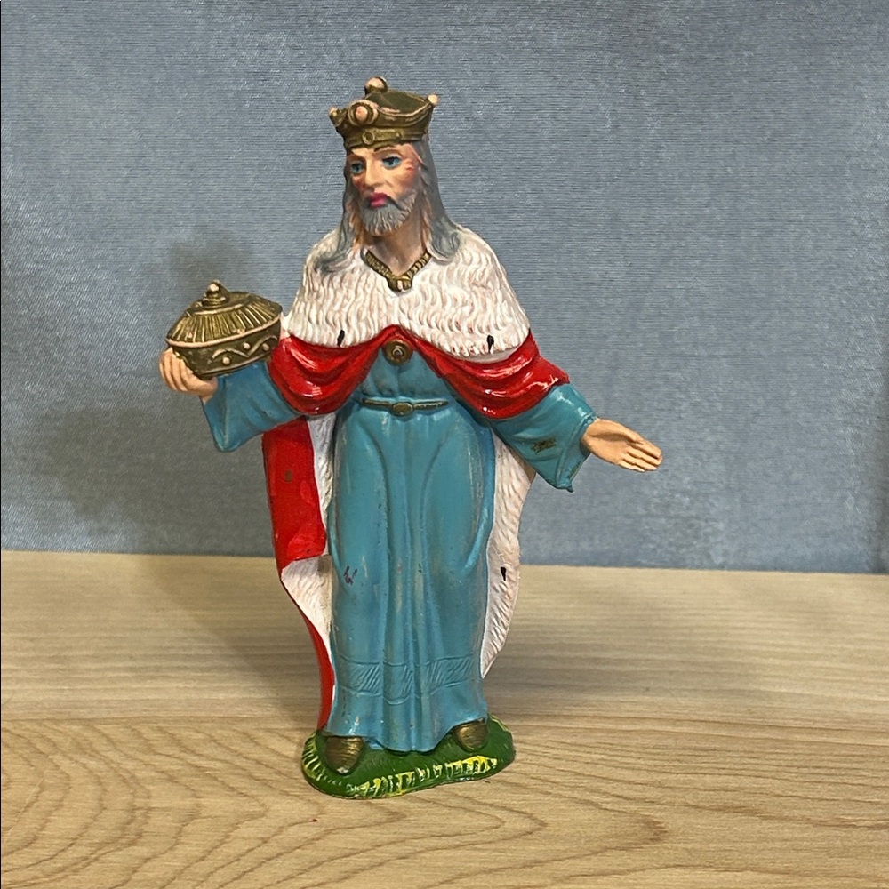 VINTAGE ITALIAN PLASTIC NATIVITY FIGURINE Melchior KING FIGURE CHRISTMAS DECOR